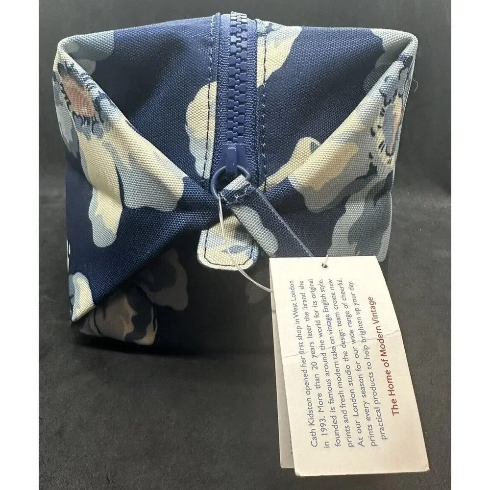 Catch Kidston Make Up Travel Pouch Blue W/Floral Pattern Folds‎ Flat For Storage